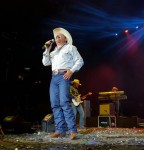 emilio-navaira-muere-luego-de-show-en-la-arena-monterrey