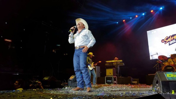 emilio-navaira-muere-luego-de-show-en-la-arena-monterrey emilio-navaira-muere-luego-de-show-en-la-arena-monterrey
