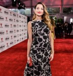 natalia-jimnez-no-pierde-espectacular-figura-pese-a-embarazo