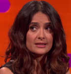 salma-hayek-trat-de-engaar-a-su-esposo-por-un-perro-video